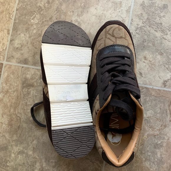 Calvin Klein shoes - 7 US 37 EU - Picture 3 of 3